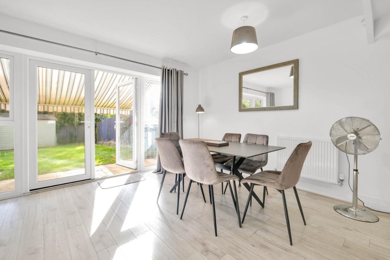 Foxherne 5Bdr 3Ba Serviced House With Parking - Slough By 360Stays Luaran gambar