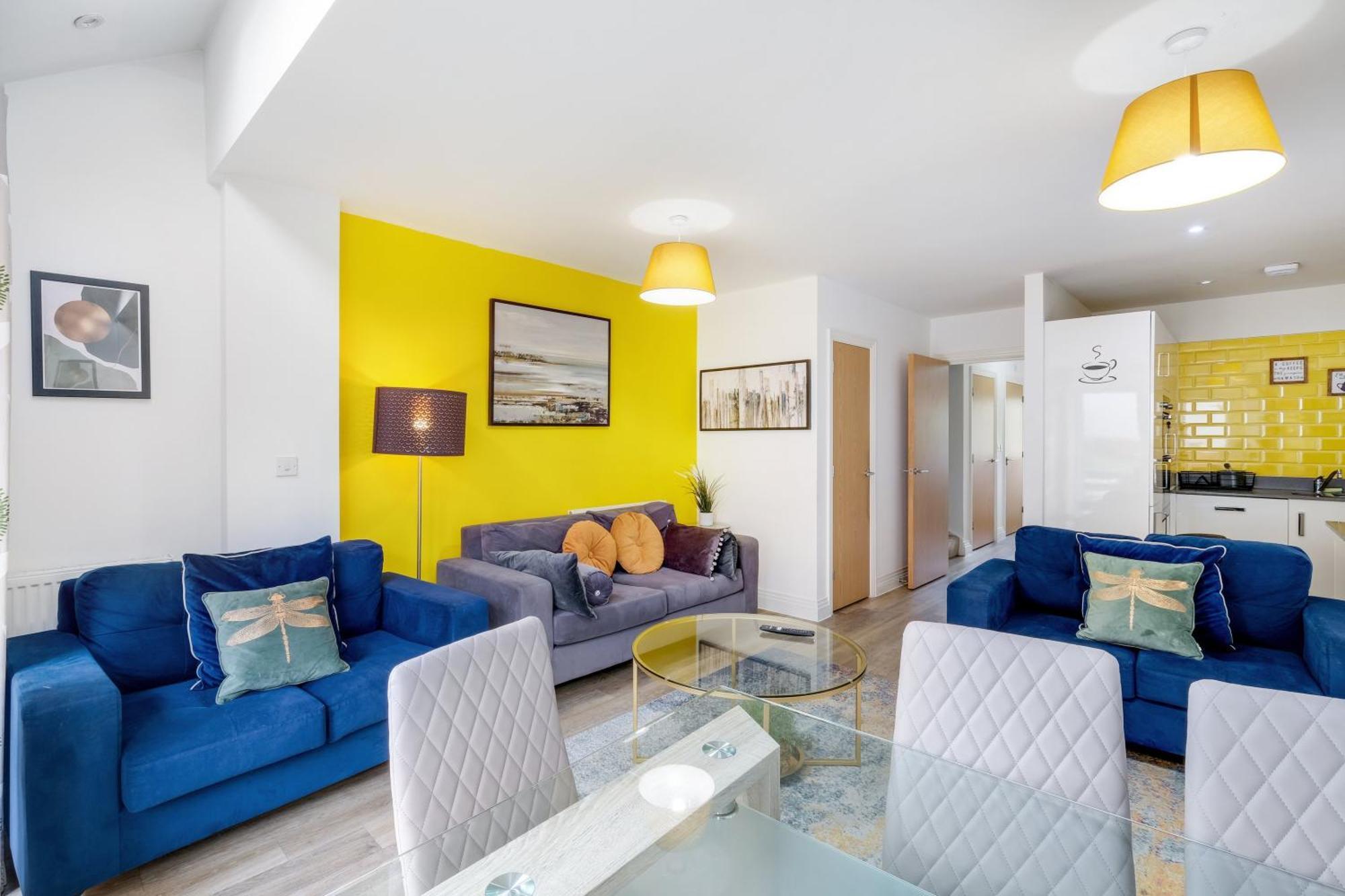 Foxherne 5Bdr 3Ba Serviced House With Parking - Slough By 360Stays Luaran gambar