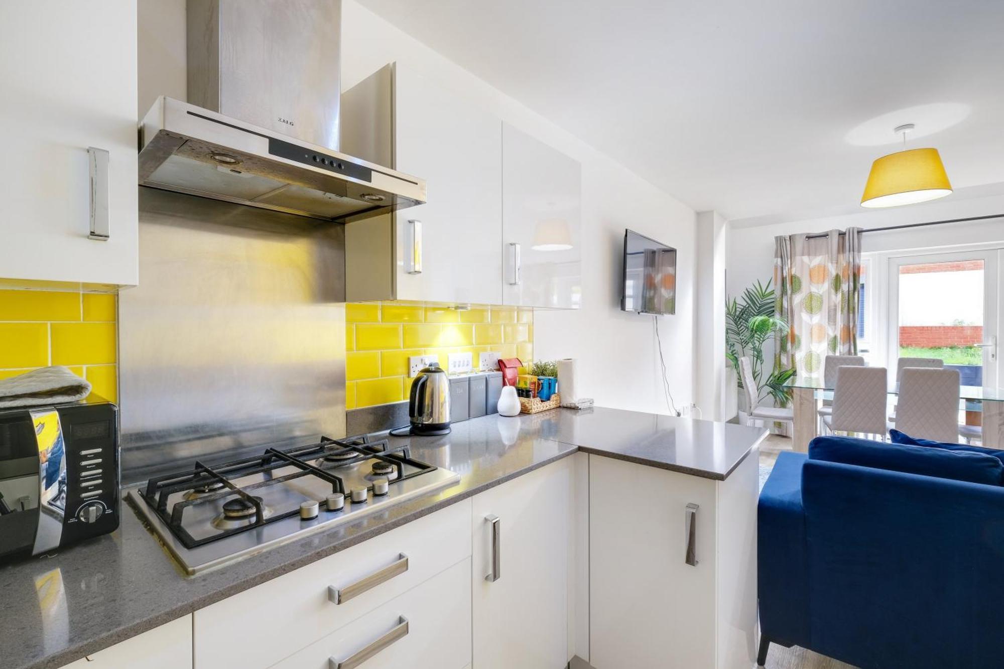 Foxherne 5Bdr 3Ba Serviced House With Parking - Slough By 360Stays Luaran gambar