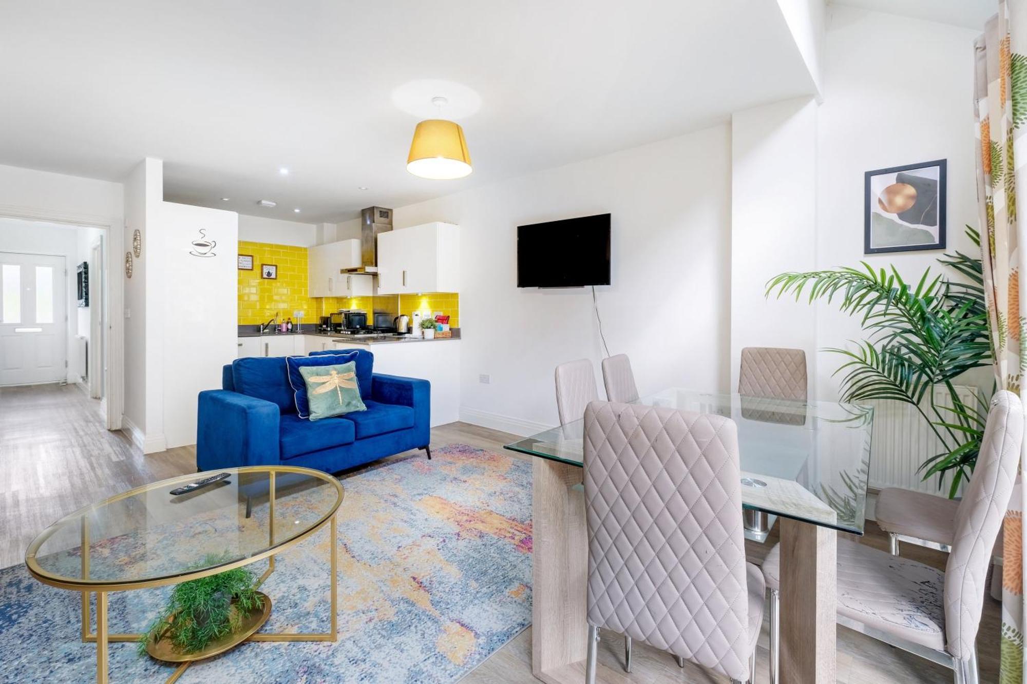 Foxherne 5Bdr 3Ba Serviced House With Parking - Slough By 360Stays Luaran gambar