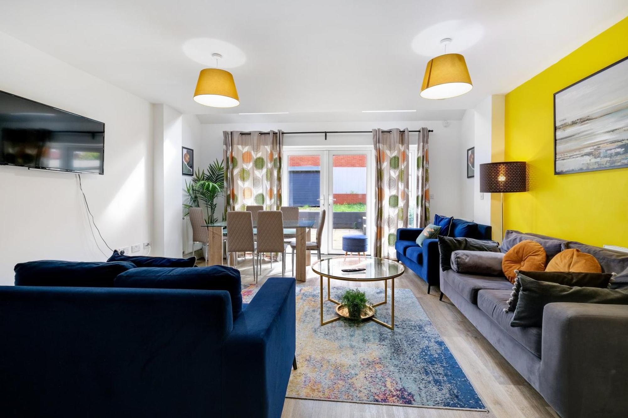 Foxherne 5Bdr 3Ba Serviced House With Parking - Slough By 360Stays Luaran gambar