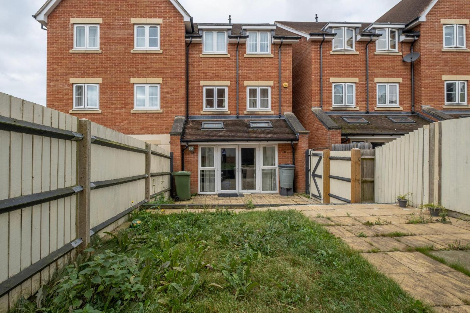 Foxherne 5Bdr 3Ba Serviced House With Parking - Slough By 360Stays Luaran gambar